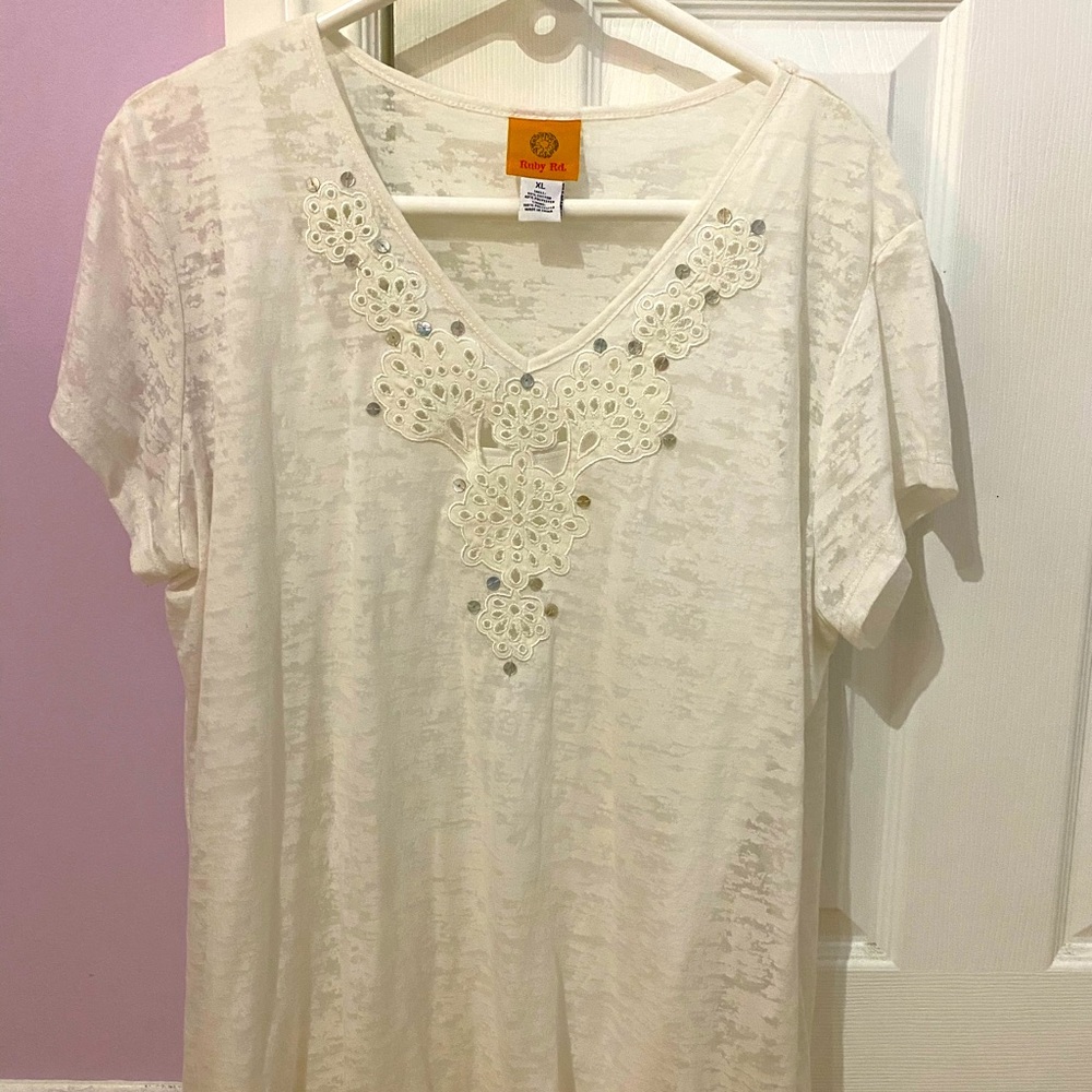 Ruby red white detailed blouse XL